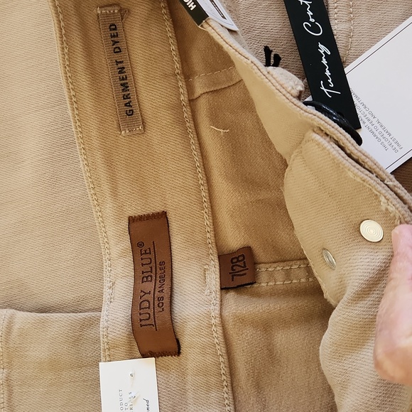 Judy Blue Jeans - Picture 8 of 10